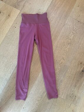 Vuori High-Waist Leggings in Dusty Rose